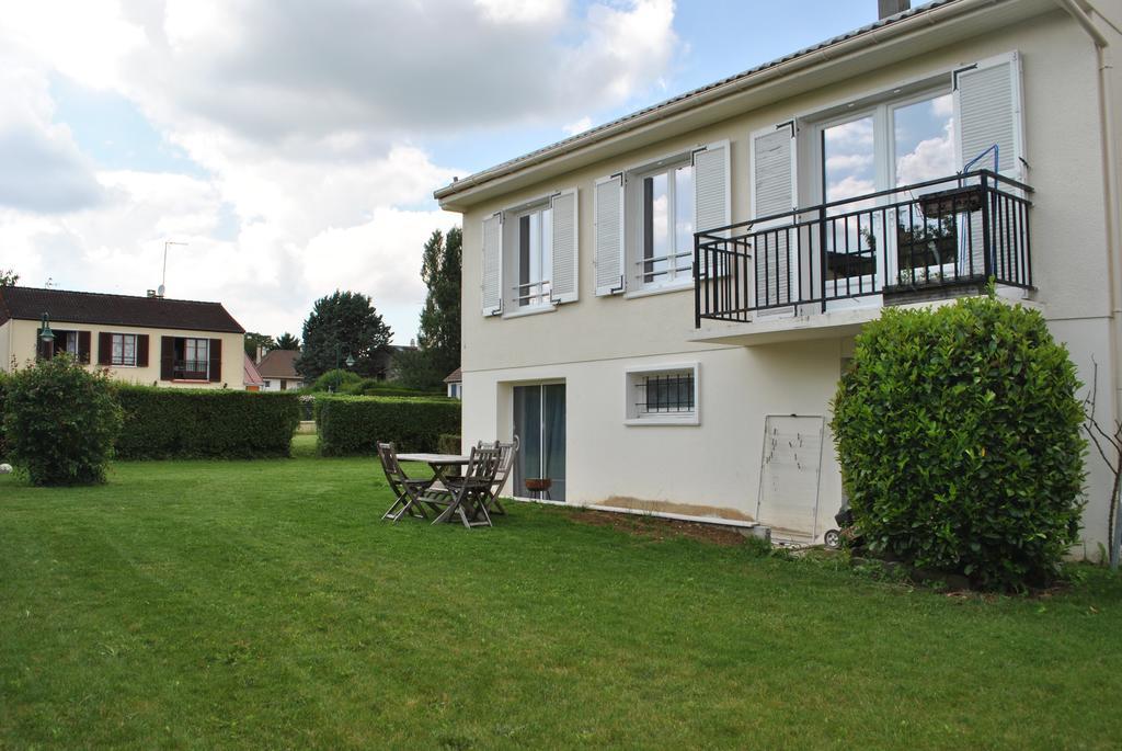2 Bed House Near Disneyland Paris Montry Exterior photo
