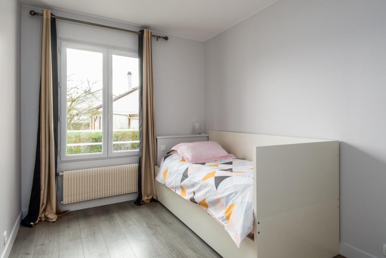 2 Bed House Near Disneyland Paris Montry Exterior photo